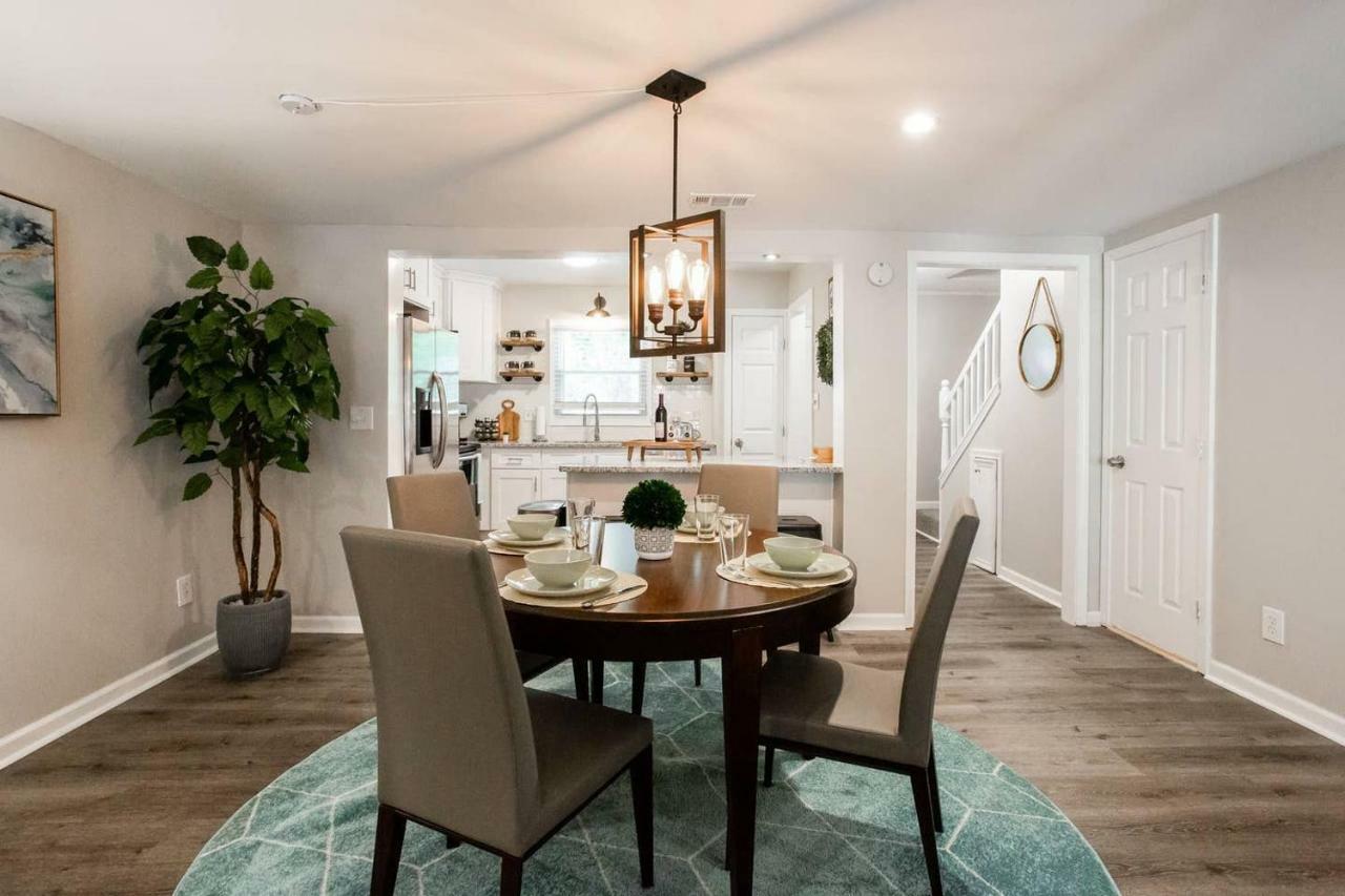 Modern + Cozy Townhome - Minutes To Avalon W/King ロズウェル エクステリア 写真